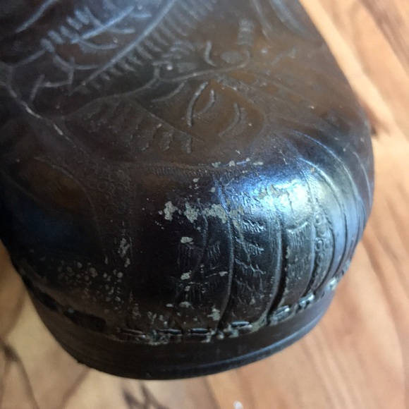 Dansko 39 pro tooled leather embossed floral pattern black stapled 2” clogs GUC - Picture 14 of 14